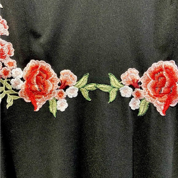 Black A-Line Fit and Flare Floral Embroidered Dress Sz 8 - Picture 6 of 15